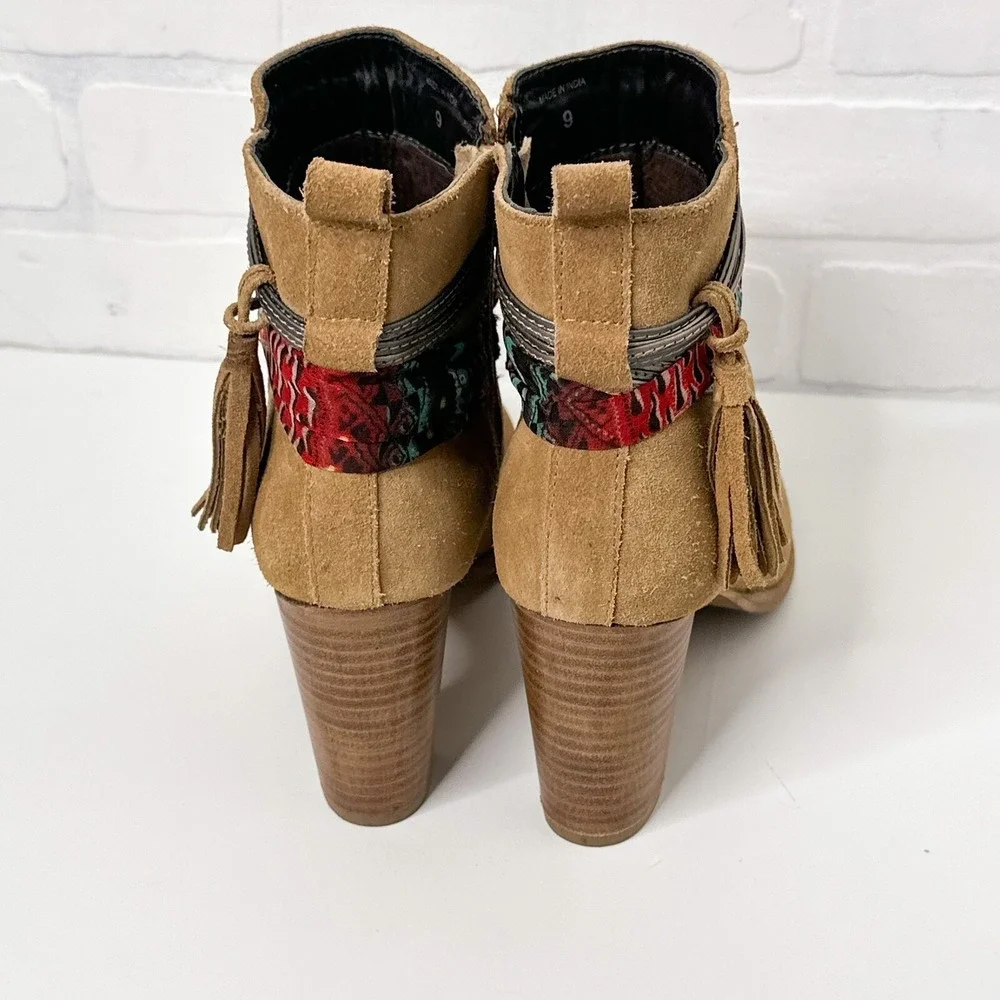 Callisto of California Womens 9‎ Tan Suede Ankle Boots Boho Tassel Block Heel
